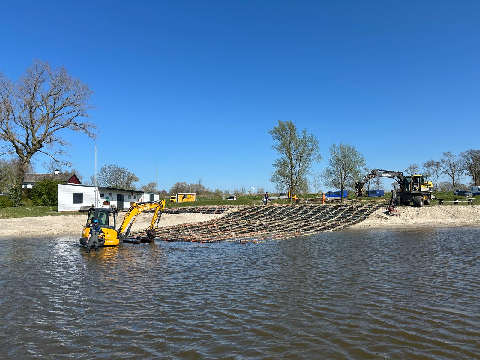 Strekdam in wording op Lutjestrand